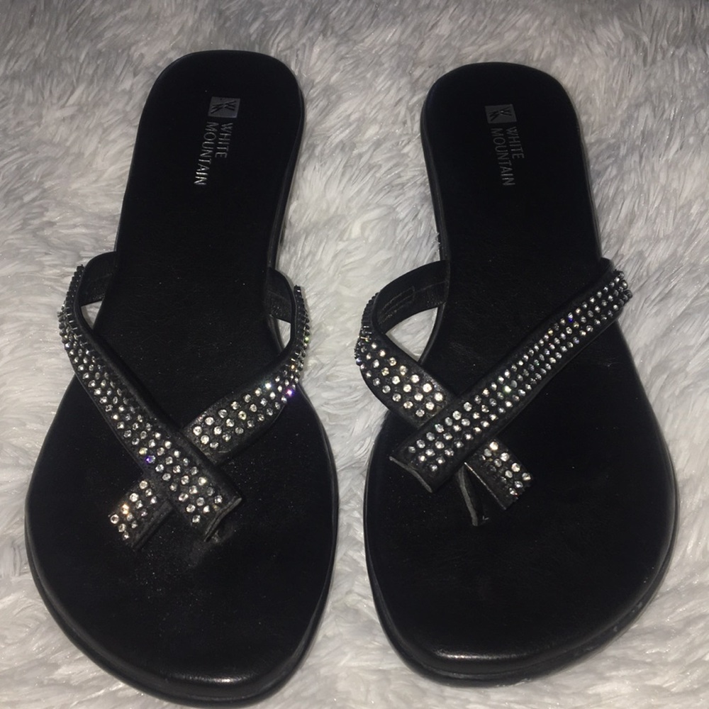 White Mountain black sandals with heels